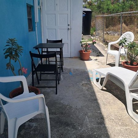 Michand Guest Apartments- Cozy One Or Two Bedroom- 5 Walk Minutes From Airport 10 Mins Drive To Oistins Or Beach ไครสต์เชิร์ช ภายนอก รูปภาพ