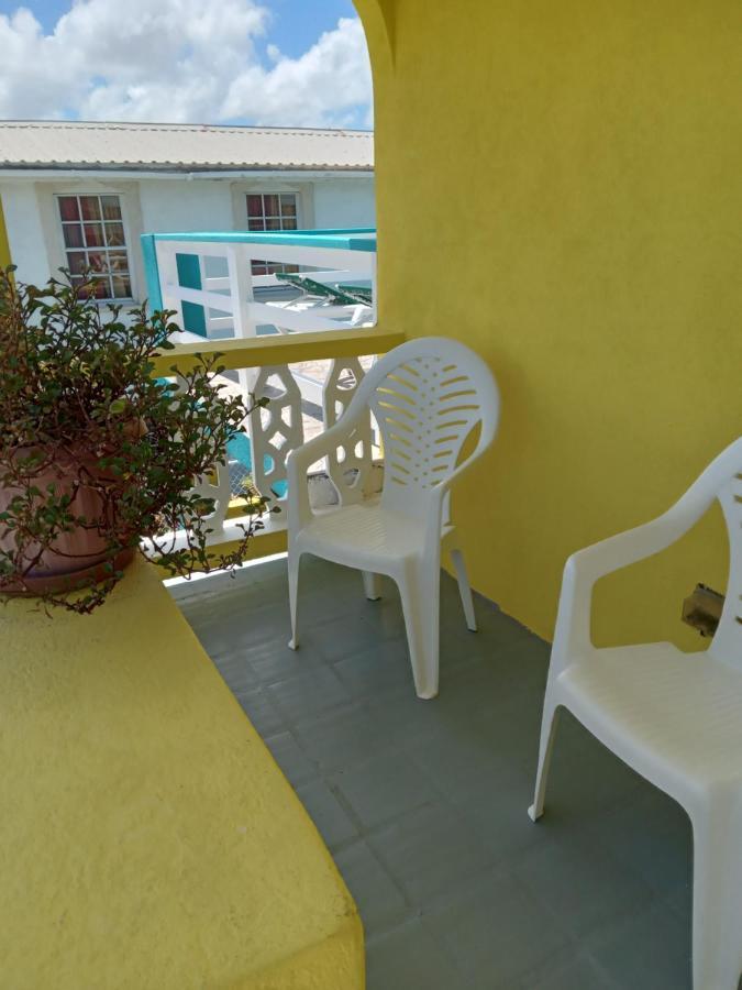 Michand Guest Apartments- Cozy One Or Two Bedroom- 5 Walk Minutes From Airport 10 Mins Drive To Oistins Or Beach ไครสต์เชิร์ช ภายนอก รูปภาพ