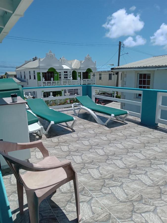Michand Guest Apartments- Cozy One Or Two Bedroom- 5 Walk Minutes From Airport 10 Mins Drive To Oistins Or Beach ไครสต์เชิร์ช ภายนอก รูปภาพ